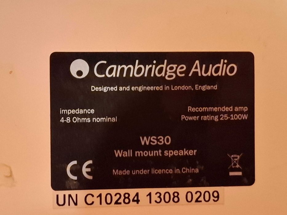 Wall bookshelf speakers Cambridge Audio WS30