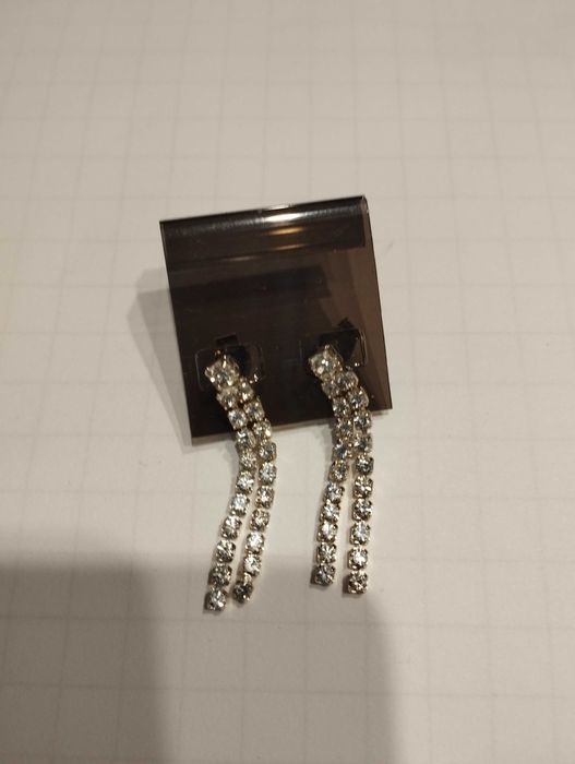 Сребристи обеци, обици с камъни , висящи,обеци на силиконов щифт