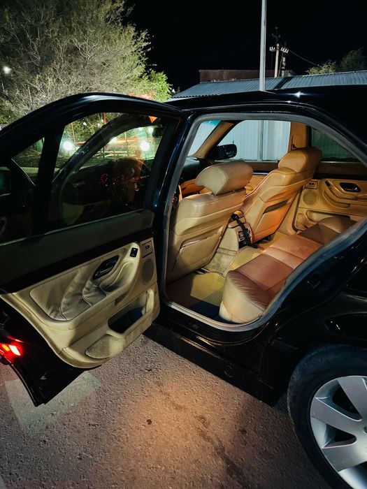 Продам бмв Е38 7клас