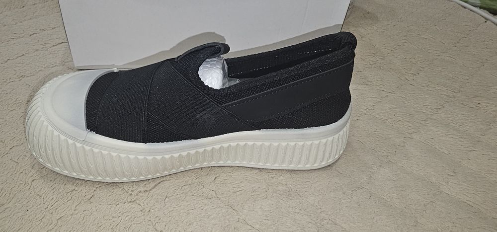 Продам женские кеды