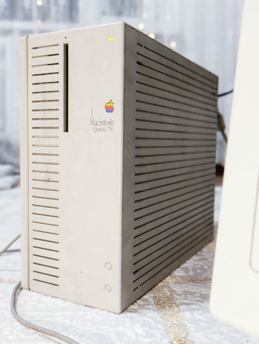 Apple Macintosh Quadra 700 ретро