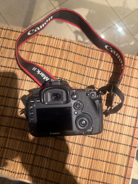 Camera Canon D7 Mark 2, noua, 9000 cadre