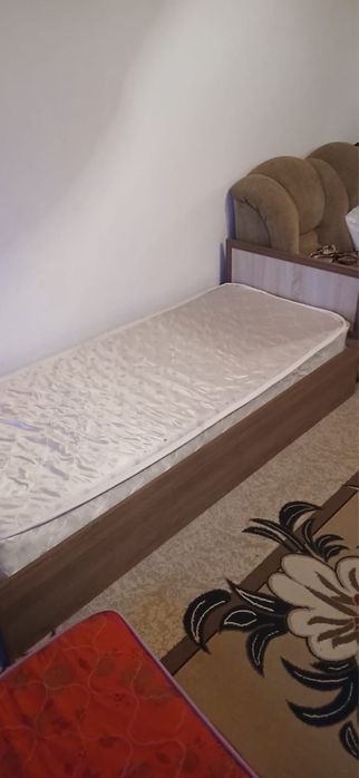 Гарнитуры и кровать