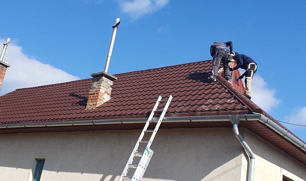 Montaj reparatii acoperisuri dulgherie mansardari terase foisoare etc.