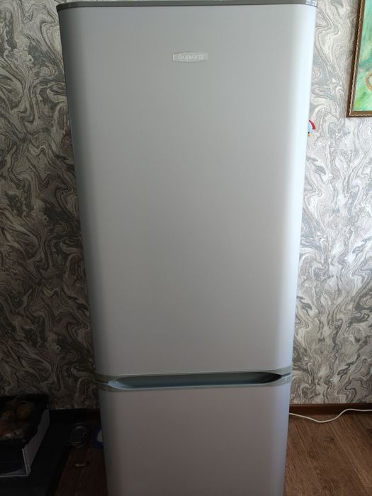 Холодильник Бирюса двухкамерный