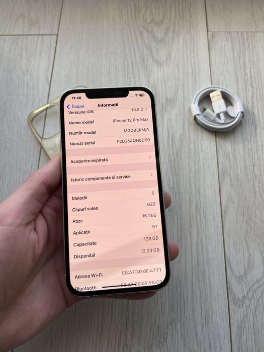 • Iphone 12 Pro Max  • silver •