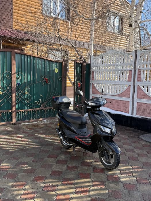 Скутер м8 125 кубов