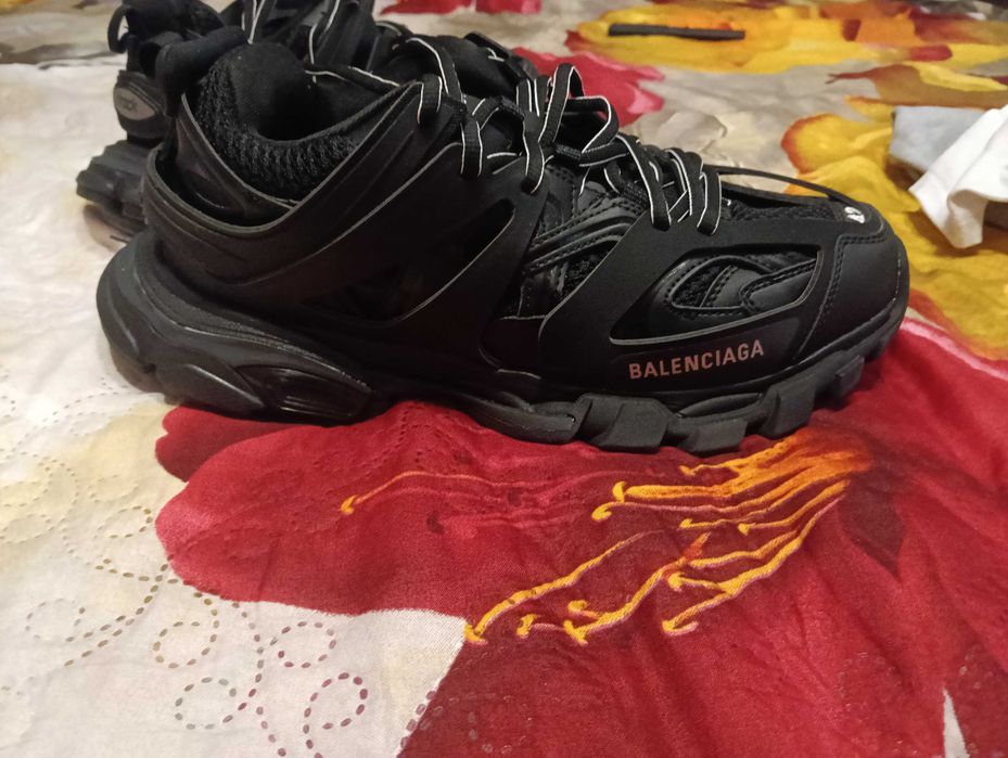 Adidași balenciaga noi