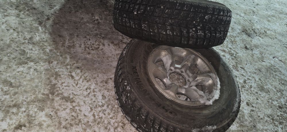 Продаю резину с дисками