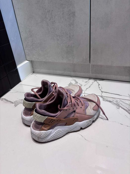 Маратонки NIKE AIR HUARACHE  37 номер