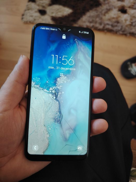 Samsung a20 e arata foarte bine