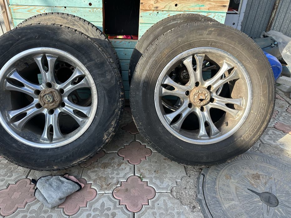Диск r18 с шинаси