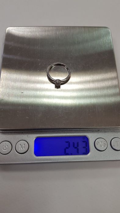 Дамски пръстен с диамант