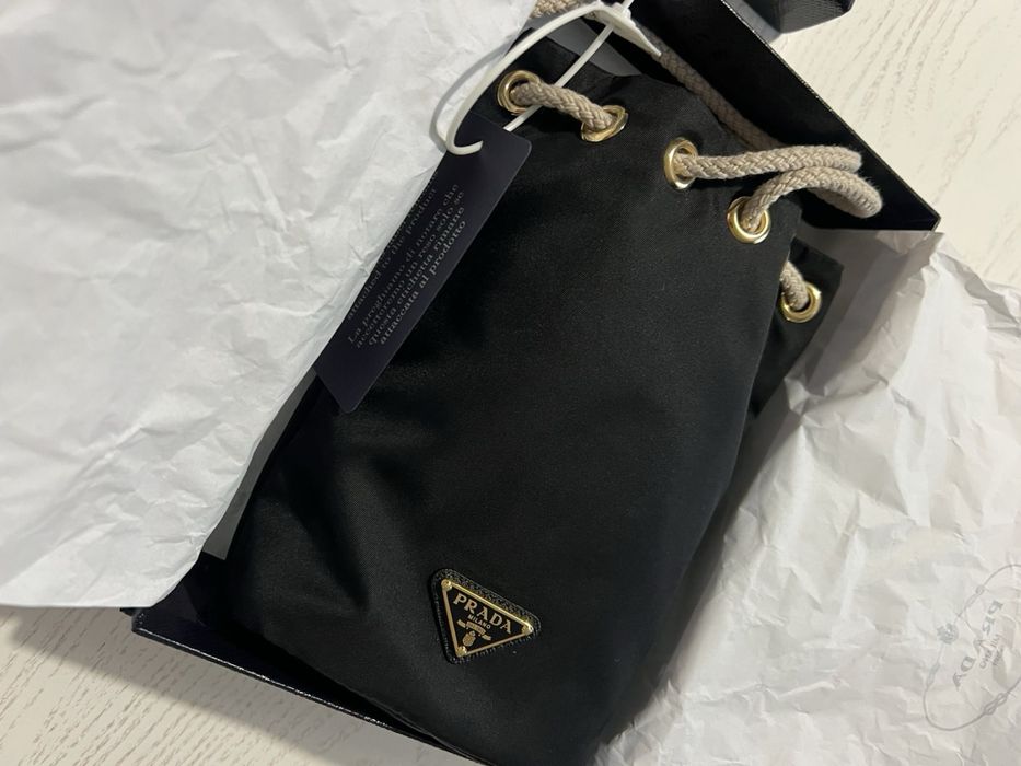 Маркова чанта Prada