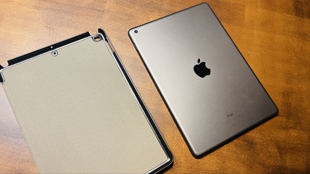 Vând / schimb iPad (9th generation) 2021 stare foarte bună