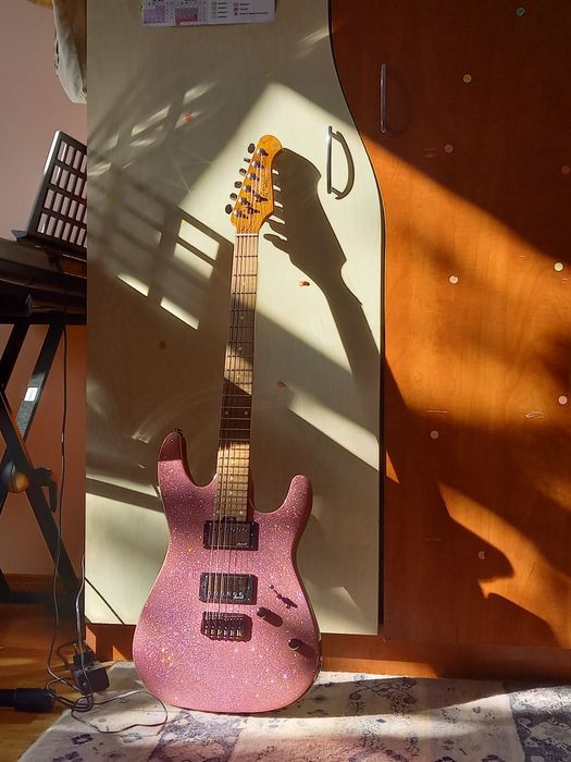 Chitară electrică Harley Benton Fusion-III Pink Sparkle + Husă + Curea + Amp căști Vox
