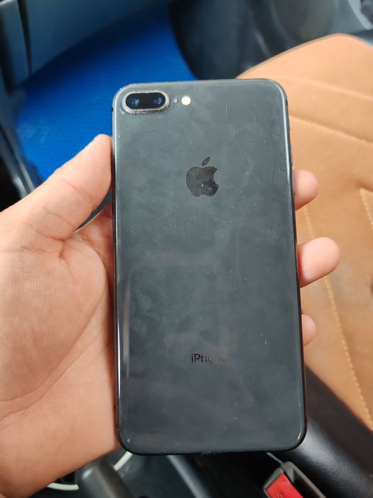 Айфонннн 8+ 64 гб