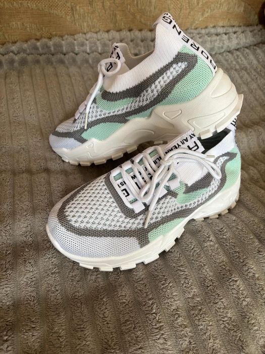 Летние кроссовки 38рр