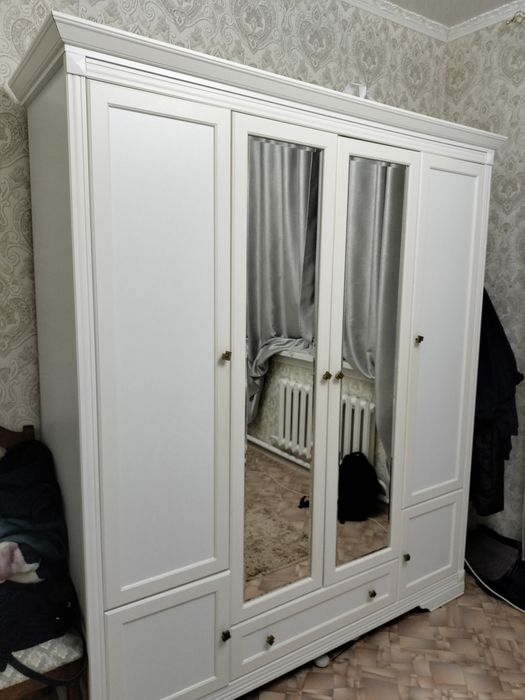 Спальный гарнитур Almera Commot (б/у)