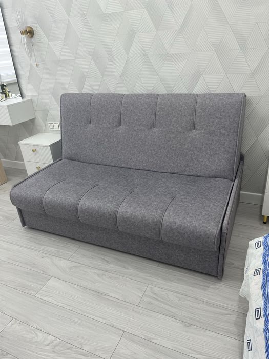 Продается диван раскладной 160*200.