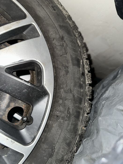 Jante cu anvelope 185/60/15 VW