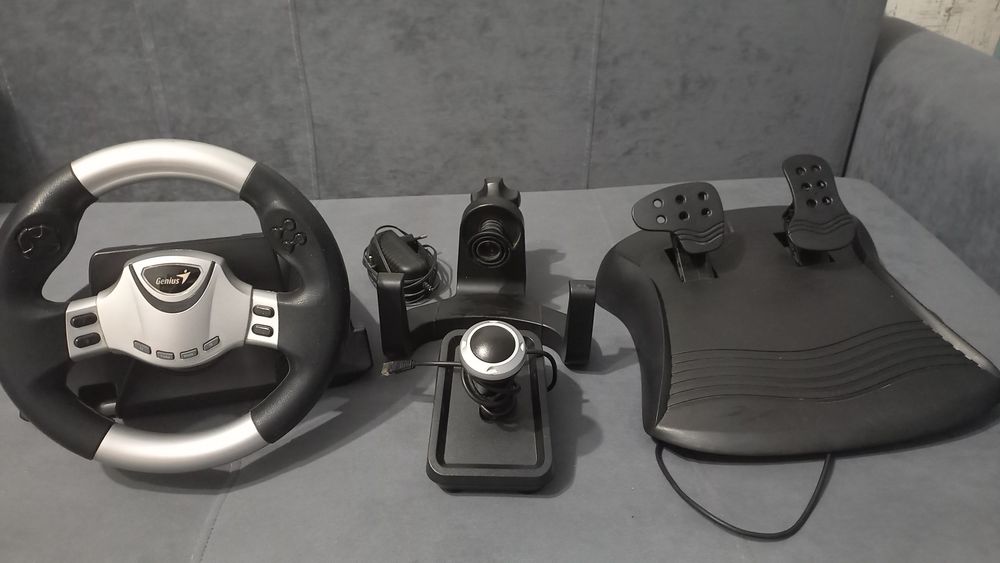 Руль Genius педали коробка передачь