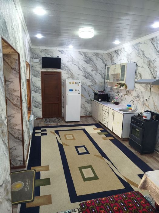 Karmana tumani "Malikrabot" qo'rg'oni hovli sotiladi