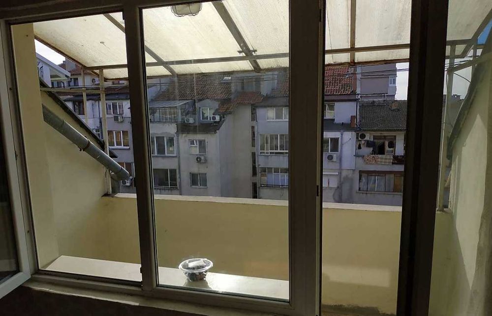 Дава се под наем Двустаен апартамент в Бургас, Възраждане - 80 кв.м за 140 € - Снимка #2