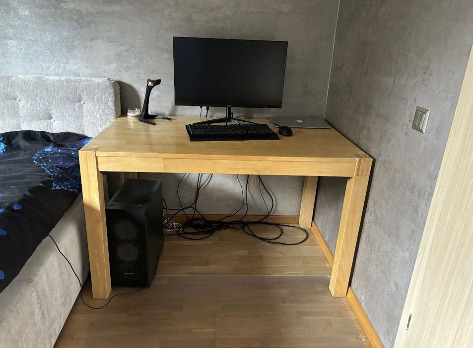 Vand 4 mese bucatarie/sufragerie,lemn masiv