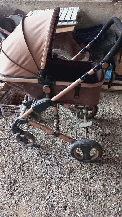 Продам коляску..