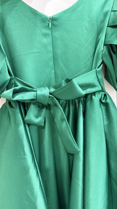 Платье на девочку размер 104-110