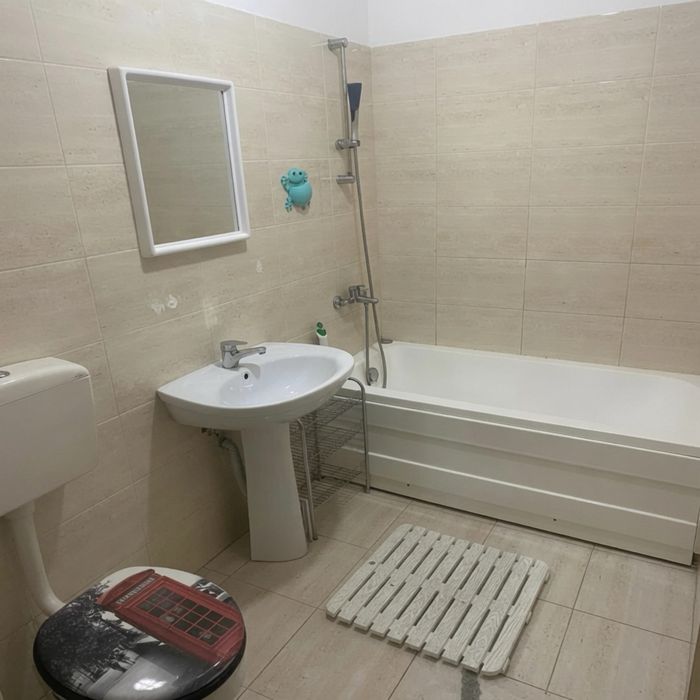 Inchiriez apartament cu 3 dormitoare+bucatarie Open space