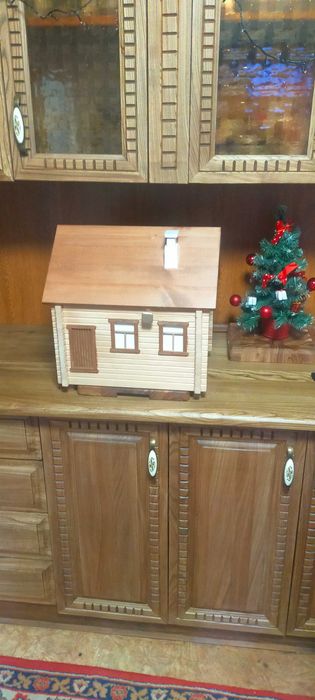 Хлебница из дерева