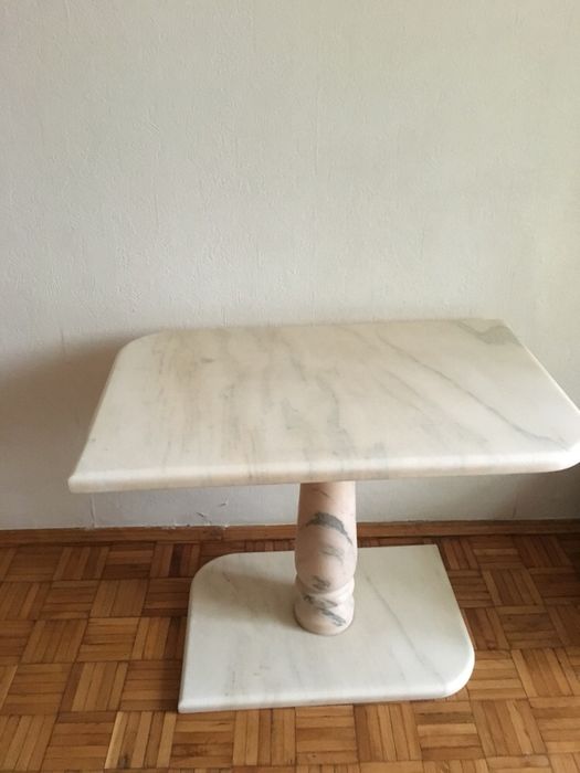 Masa marmura , marmura de Ruschita