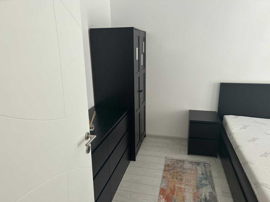 Inchiriez apartament cu 2 camere cu loc de parcare vizavi McDonald's