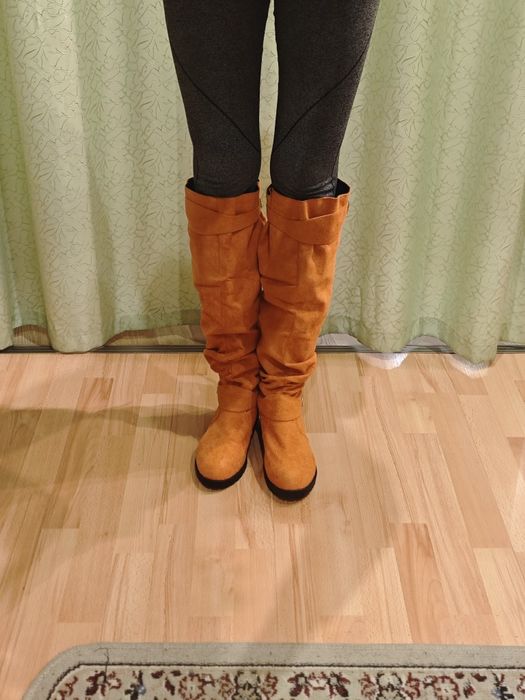 Новые рыже-коричневые сапоги
