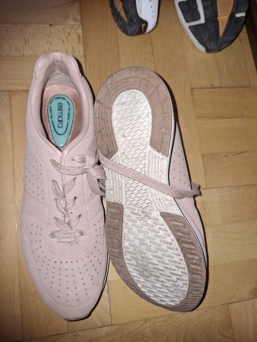 Дамски маратонки нови и обувани по веднъж