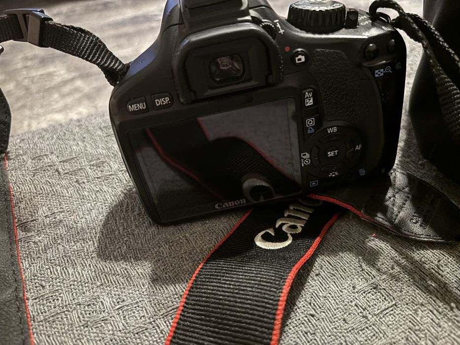 Продам фотоаппарат Canon EOS550D