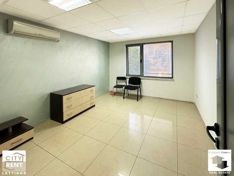 Дава се под наем Офис в Велико Търново, Център - 45 кв.м за 230 € - Снимка #2
