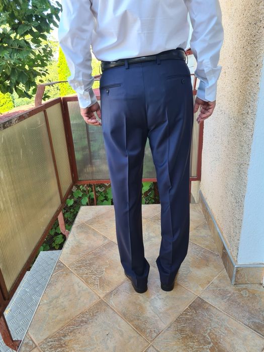 Vând costum elegant nou bărbați,nr 54 din lână, cu eticheta