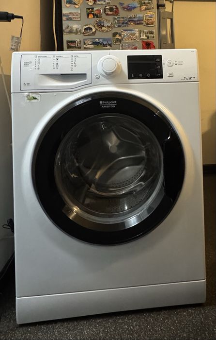 Пералня Ariston.