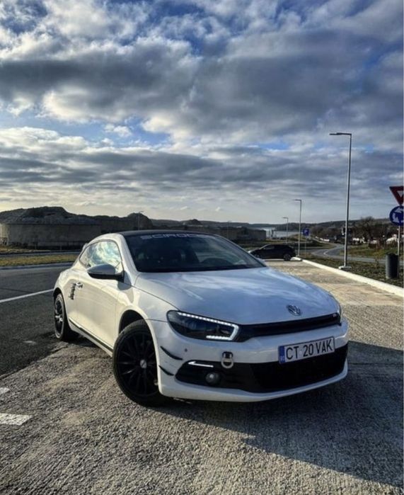 Vând Volkswagen scirocco R line