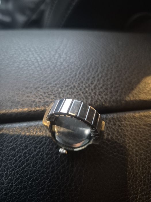 Трое часов всё вместе