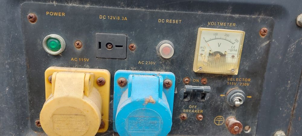 2 generatoare de 2200w