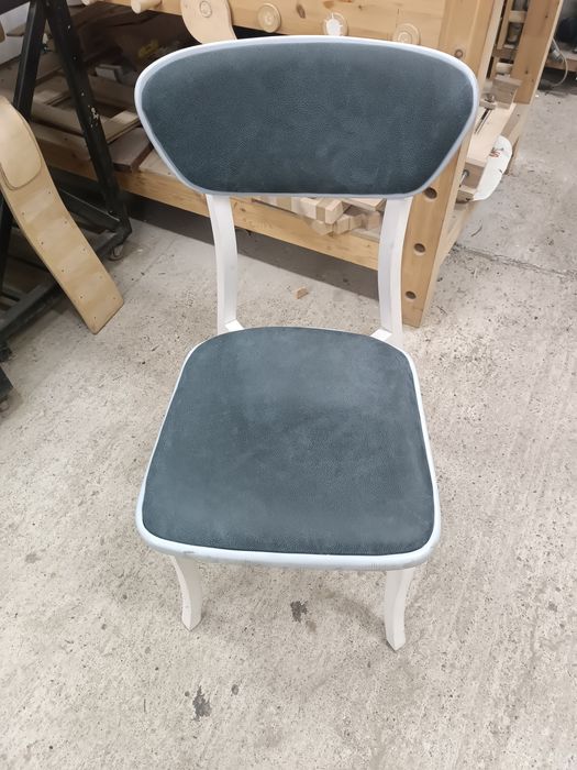 Кухонные деревянные стулья