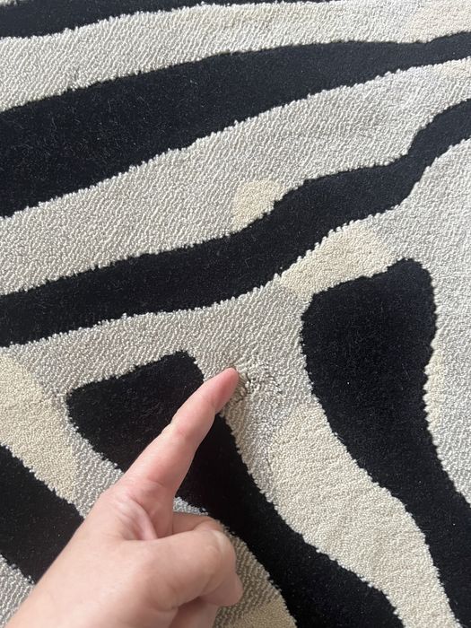 Очень стильный ковер хорошего качества