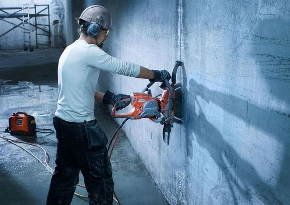 Almasniy bur beton kesish Almasniy karonkada xar xil razmirdagi teshik