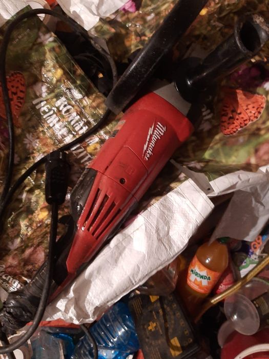Milwaukee fle polizo 230