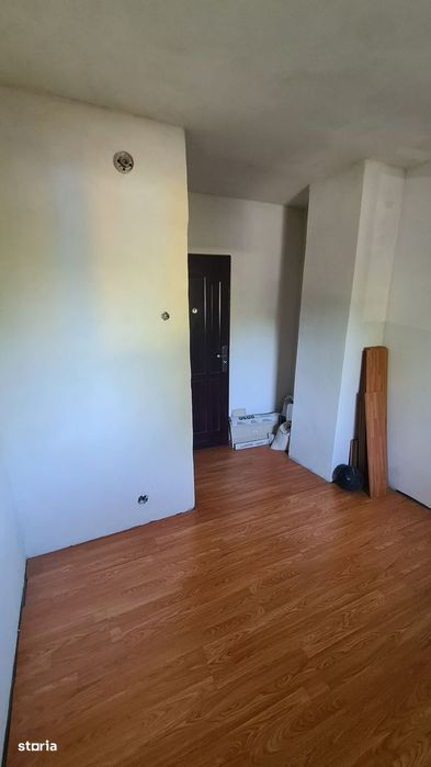Cameră depozitare ( fostă uscătorie ) de vânzare în Curtea de Argeș.