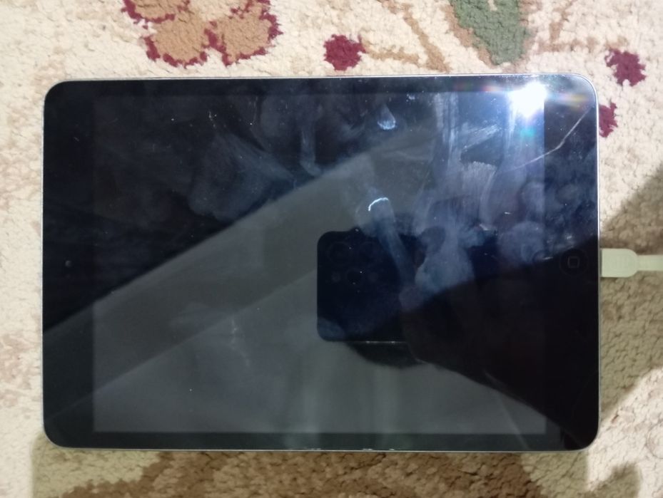 Продаю ipad mini 1